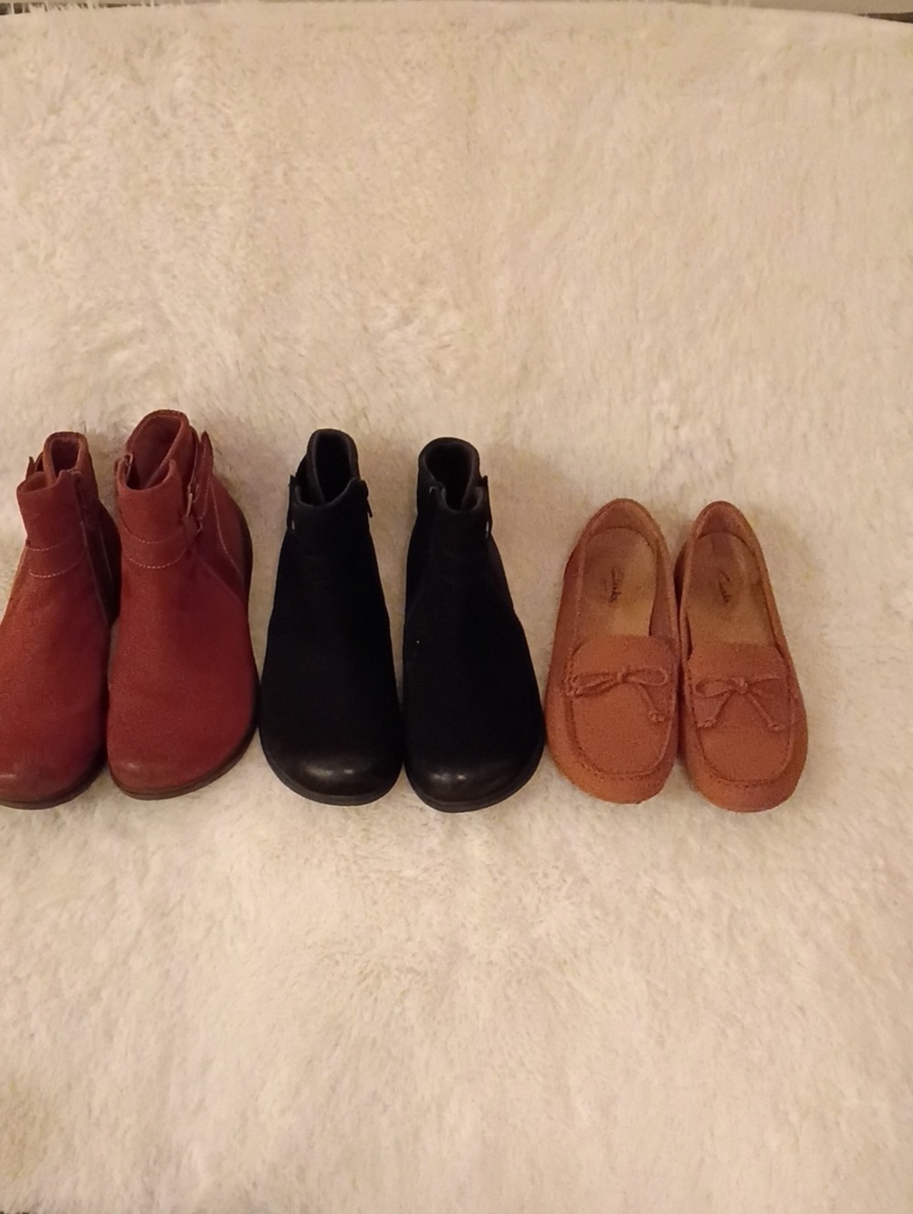 Lot of 3 Clarks 9 black Coniac leather
